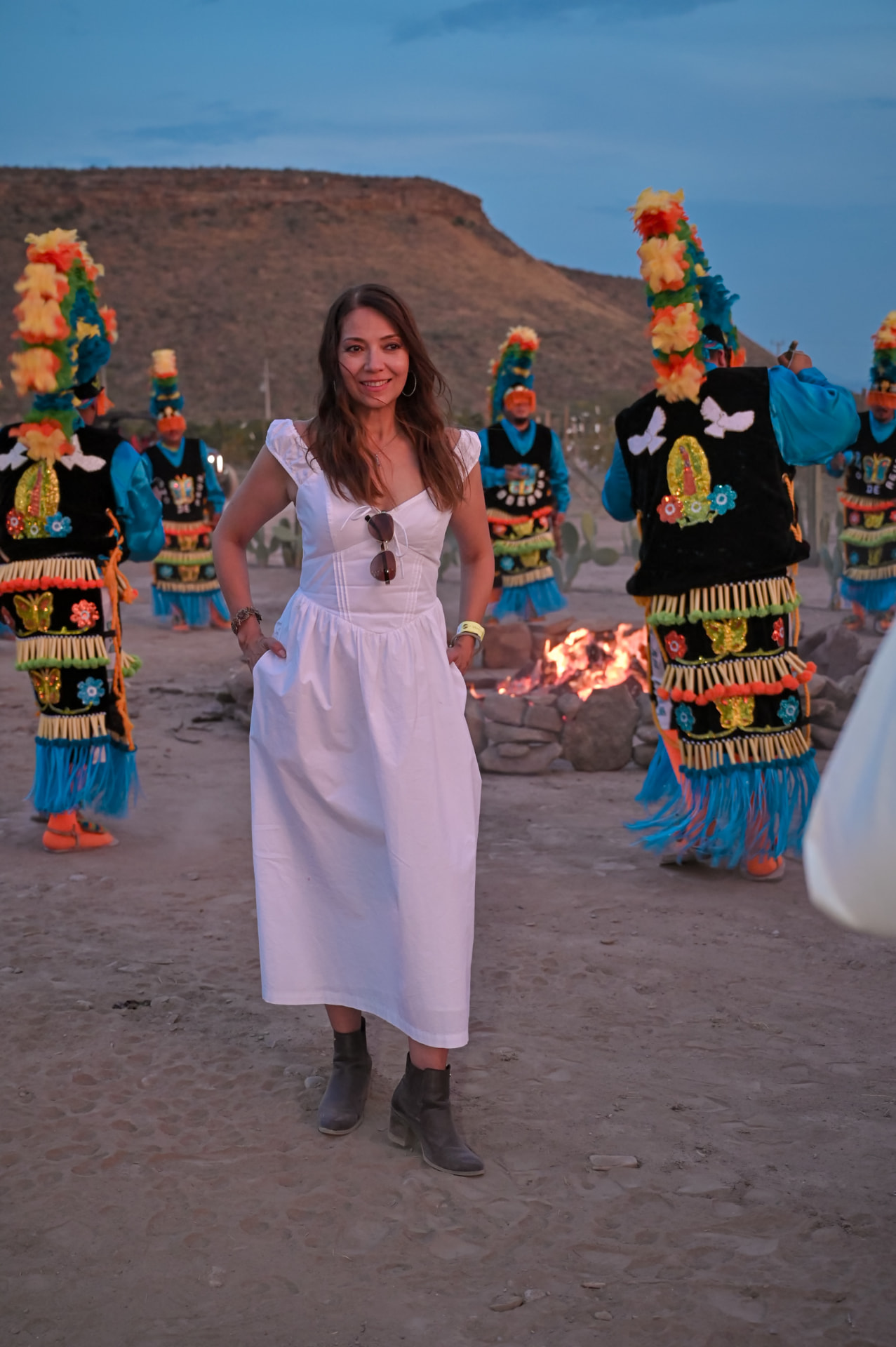 Invitada durante la celebración al atardecer